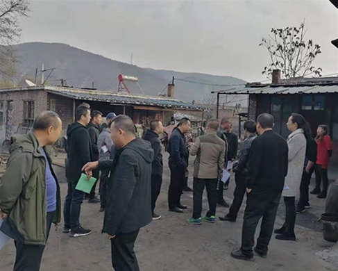 縣委、鎮(zhèn)府領(lǐng)導(dǎo)煤改電驗收工程